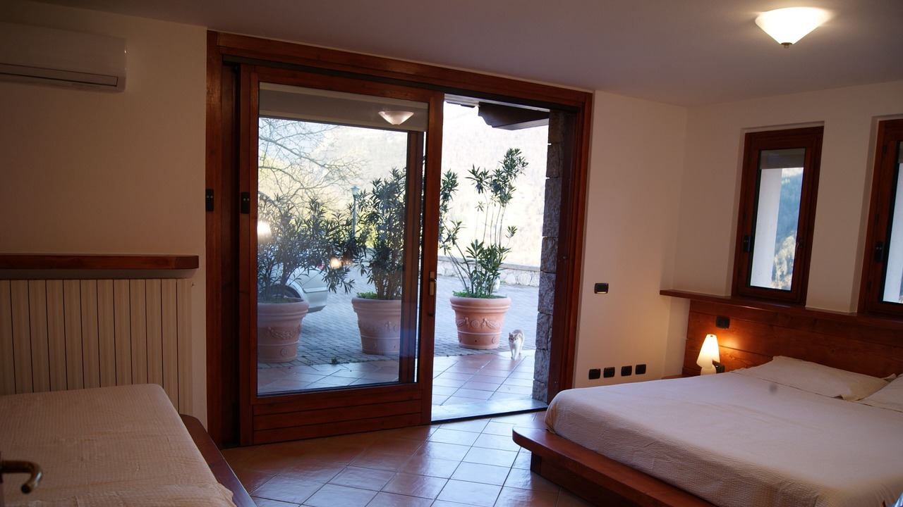 Photo of Others in Bracca