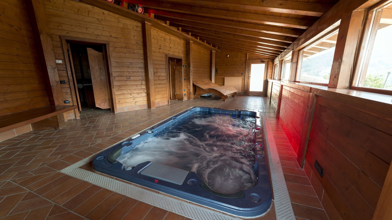 Photo of Others in Bracca