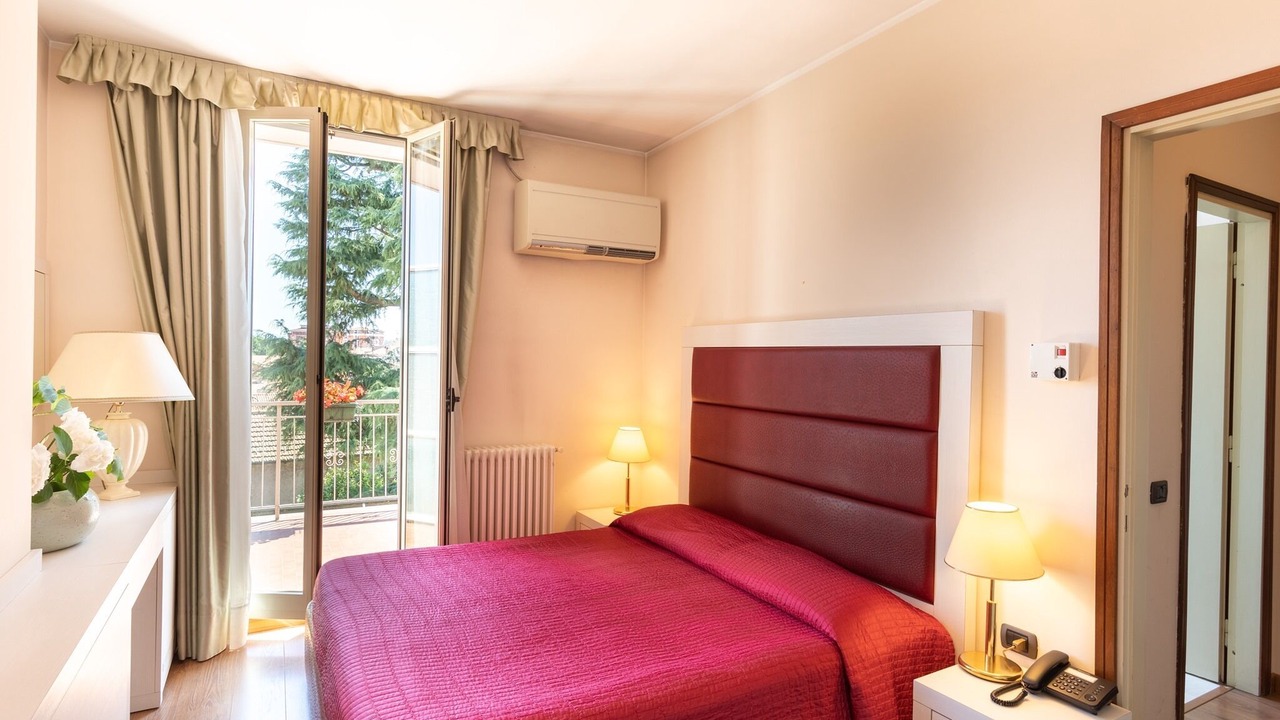 Photo of Bedroom in Angera