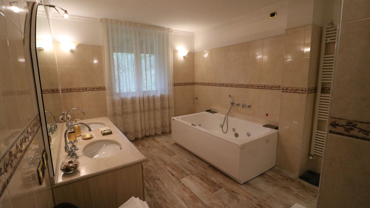 Photo of Bathroom in Roina