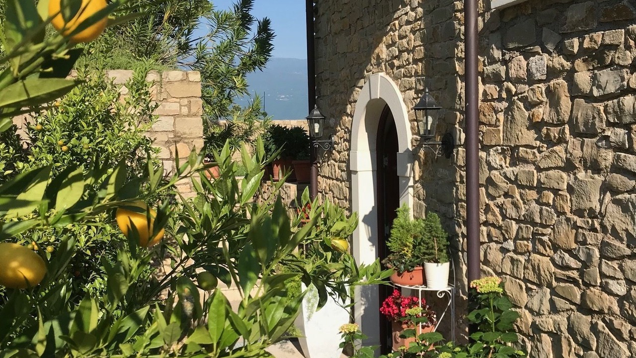 Photo of Outdoor in Roina