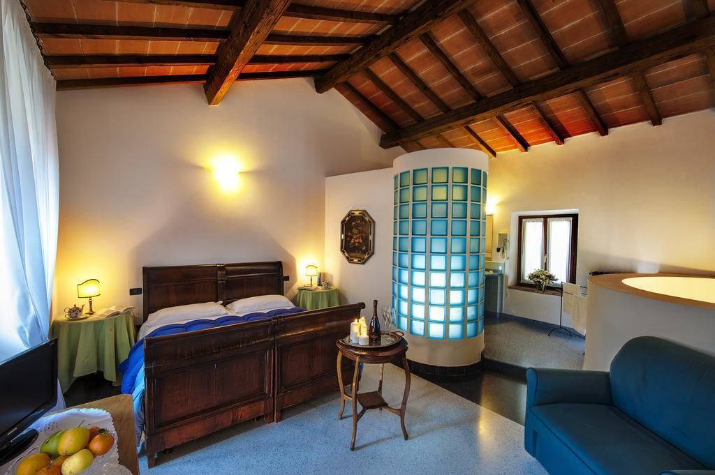 Photo of Bedroom in Solferino