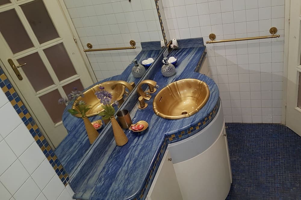 Photo of Bathroom in Centro Direzionale