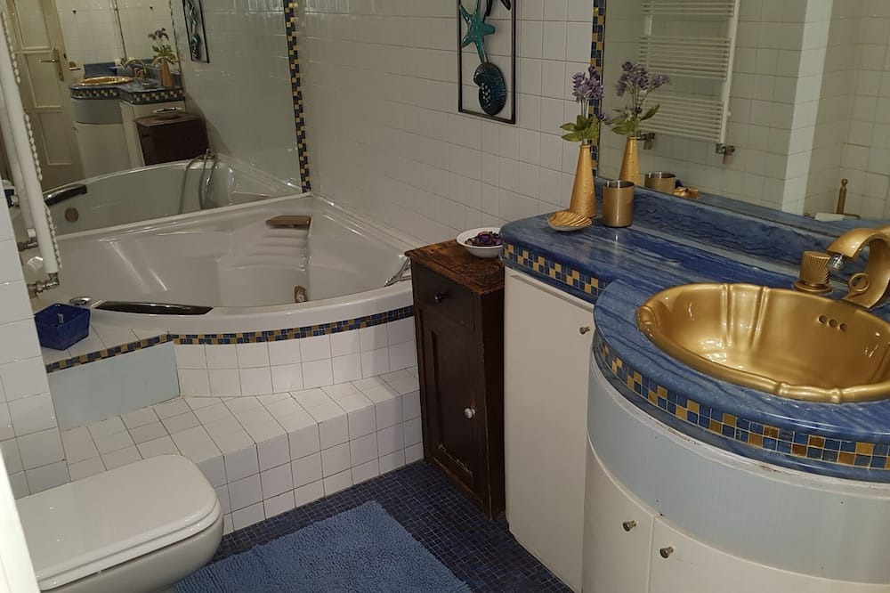 Photo of Bathroom in Centro Direzionale