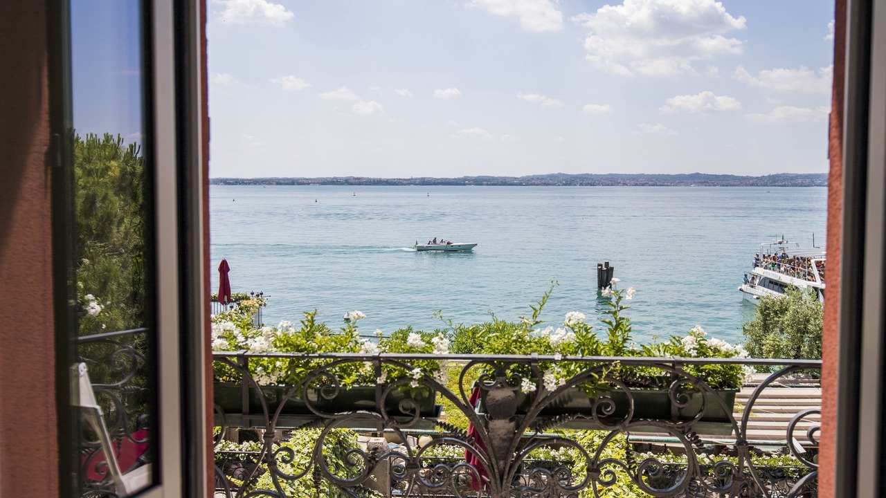 Photo of Patio Balcony in Sirmione Old Town