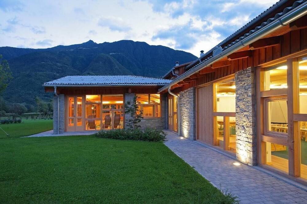 Photo of Outdoor in Mantello
