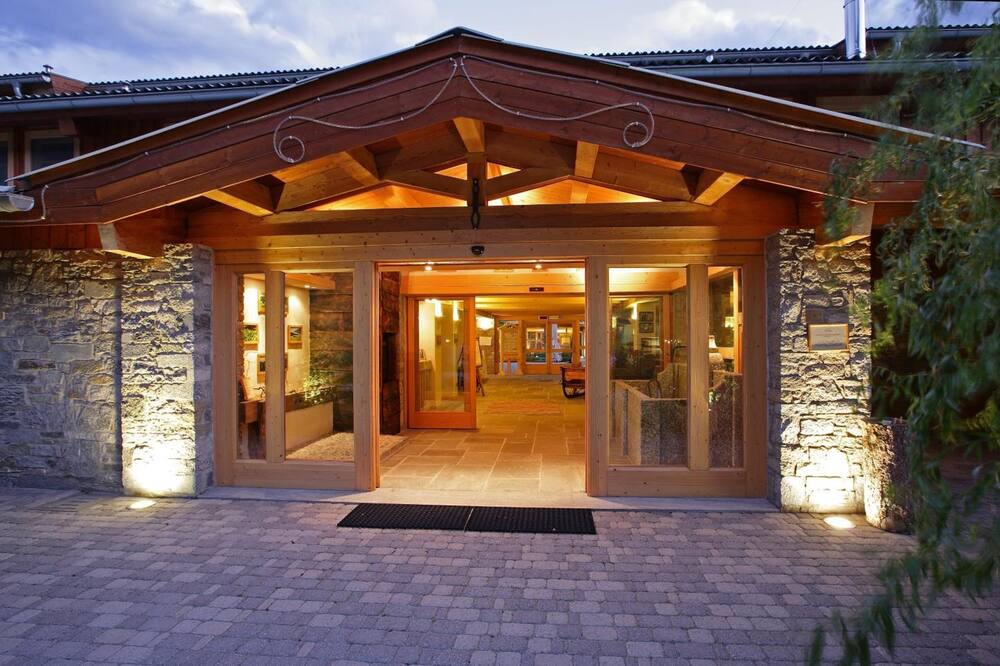 Photo of Outdoor in Mantello