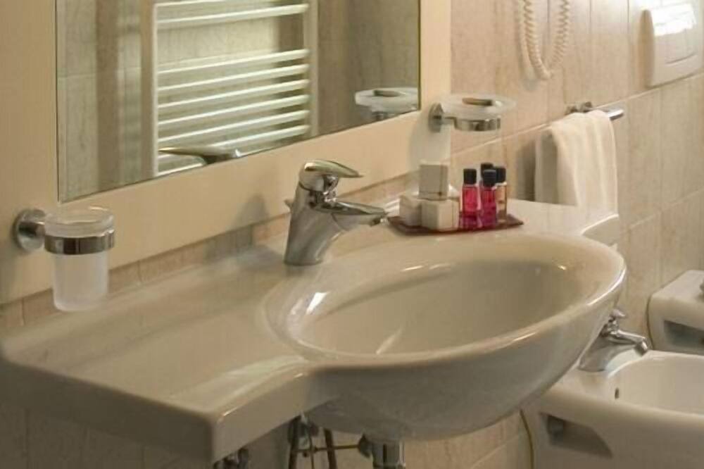 Photo of Bathroom in Borno
