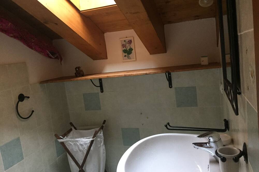 Photo of Bathroom in Carona