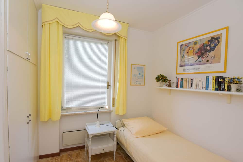 Photo of Bedroom in Tronzano Lago Maggiore