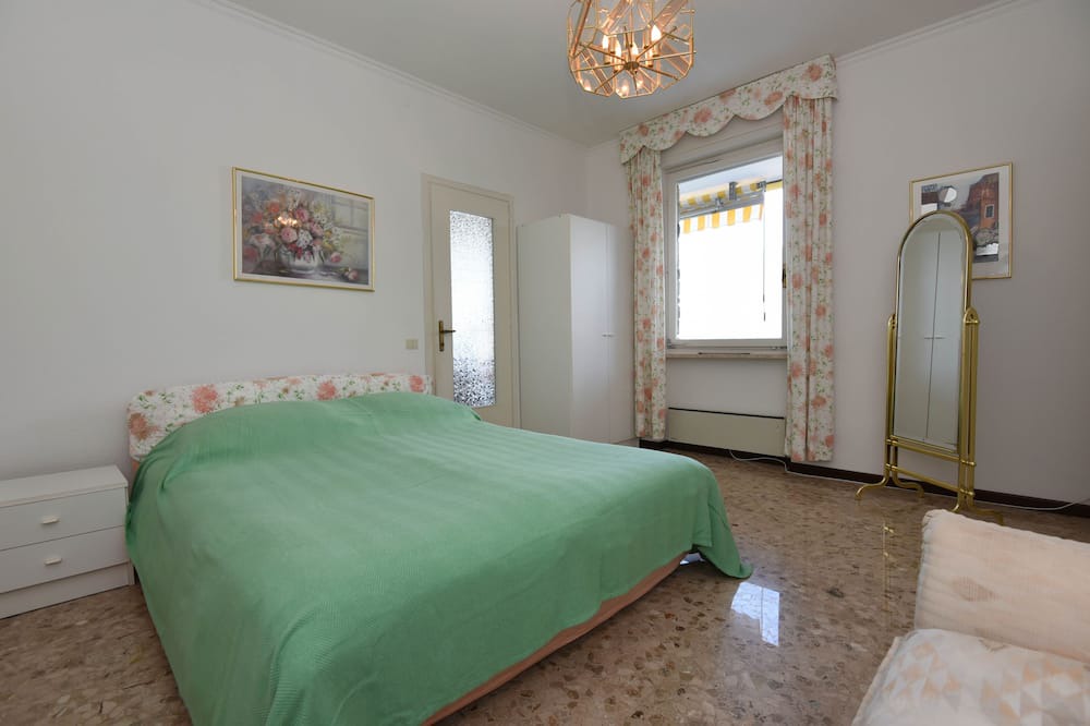 Photo of Bedroom in Tronzano Lago Maggiore