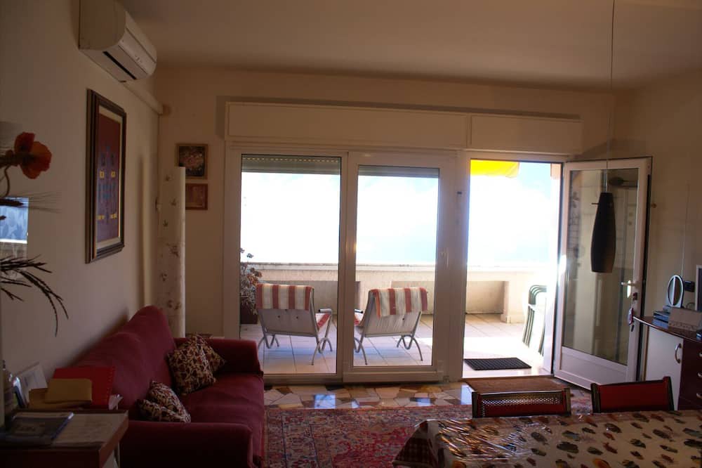 Photo of Livingroom in Poppino