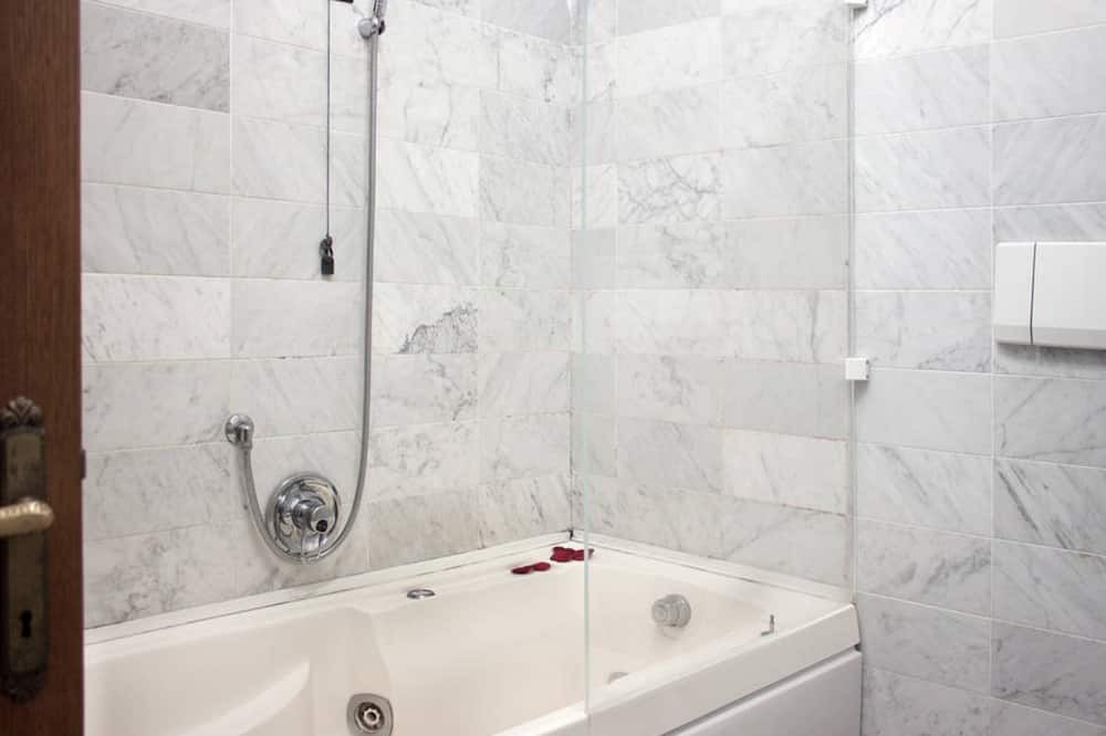 Photo of Bathroom in Cremia