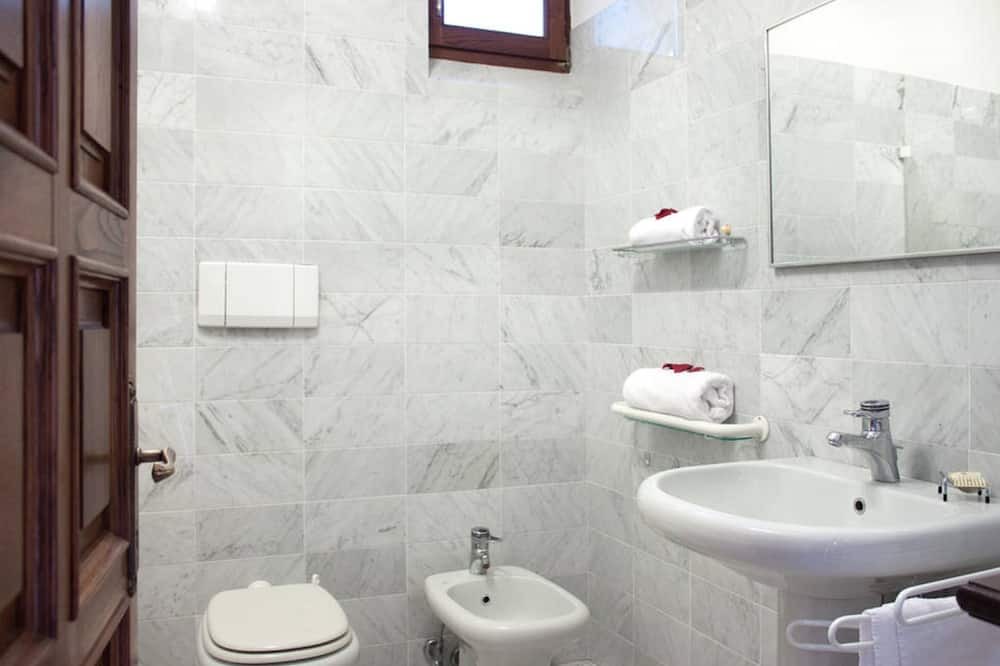 Photo of Bathroom in Cremia