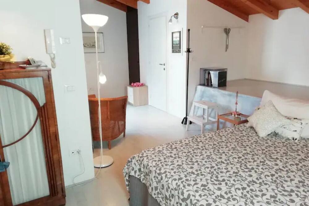 Photo of Bedroom in Lovere