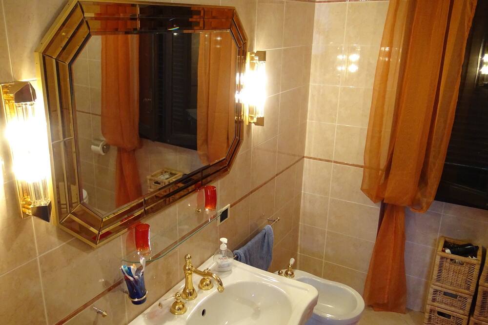 Photo of Bathroom in Cressogno