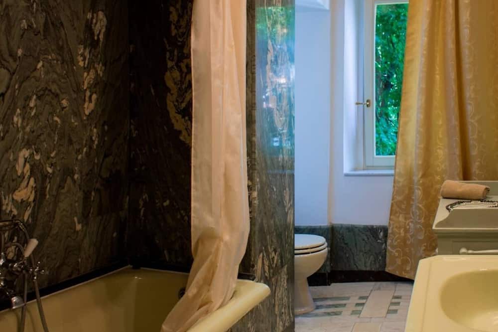 Photo of Bathroom in Moltrasio