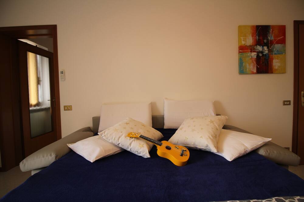 Photo of Bedroom in Barzana