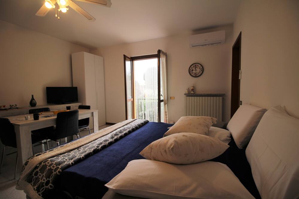 Photo of Bedroom in Barzana