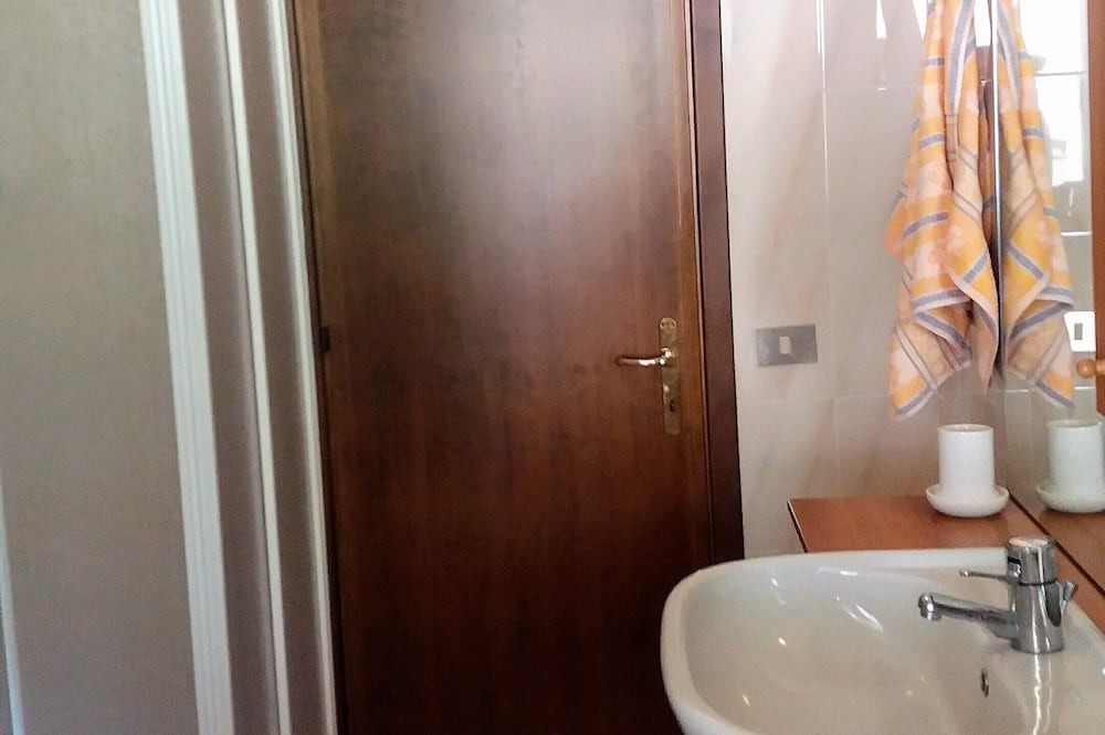 Photo of Bathroom in Borno