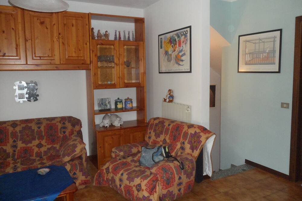 Photo of Livingroom in Borno