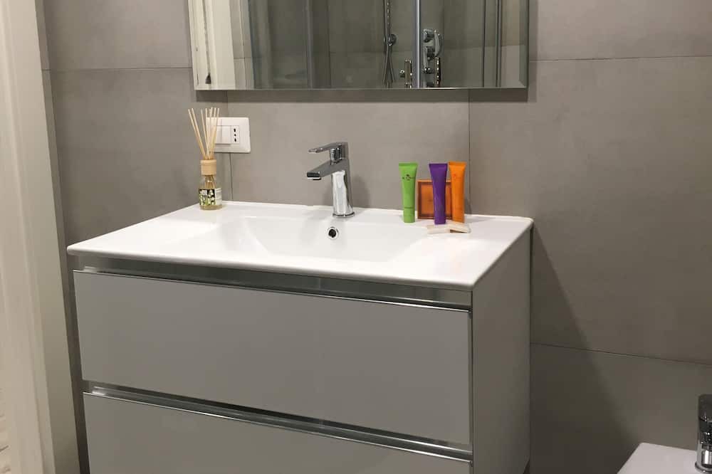 Photo of Bathroom in Washington