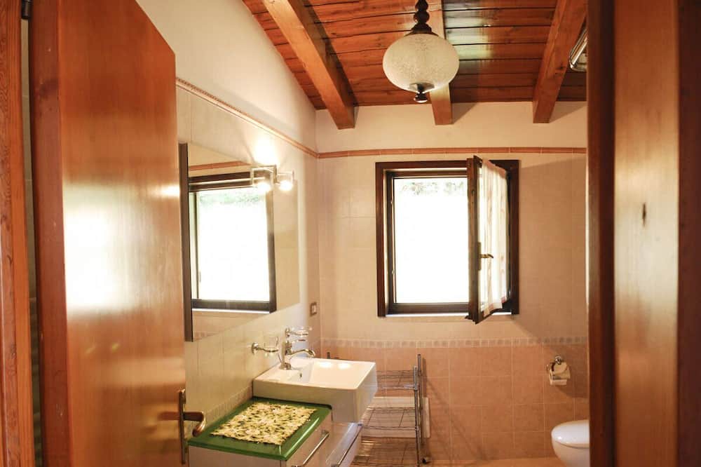 Photo of Bathroom in Aer