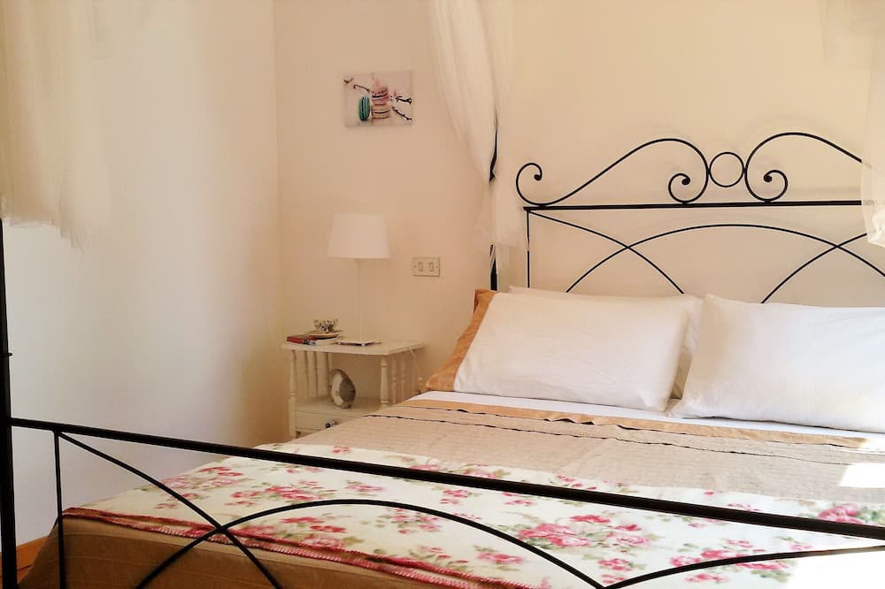 Photo of Bedroom in Desenzano del Garda City Centre