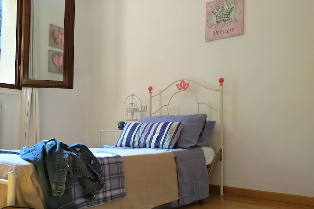 Photo of Bedroom in Desenzano del Garda City Centre
