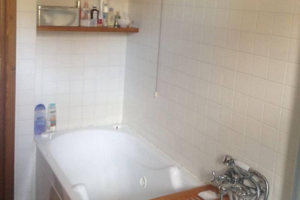 Photo of Bathroom in Cremeno