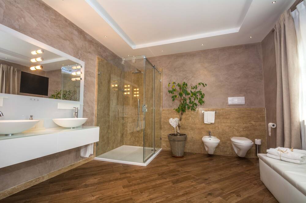 Photo of Bathroom in Cunettone