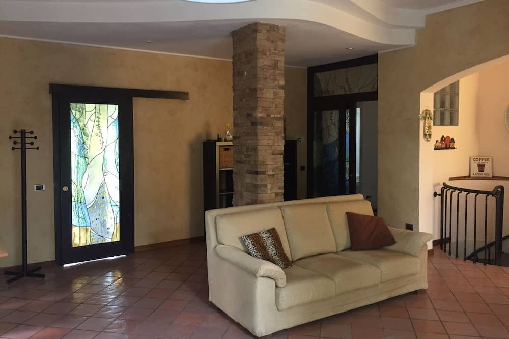 Photo of Livingroom in Monza