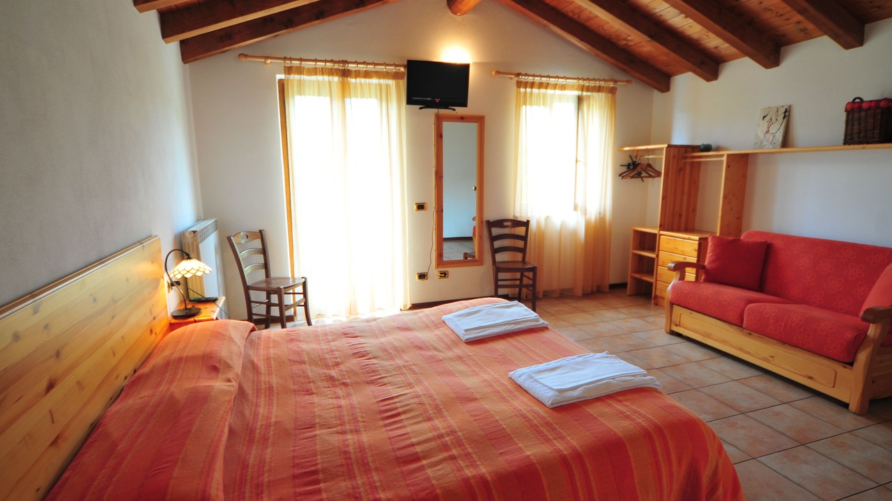 Photo of Bedroom in Dosso del Liro