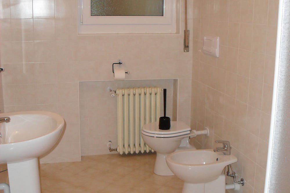 Photo of Bathroom in Borno