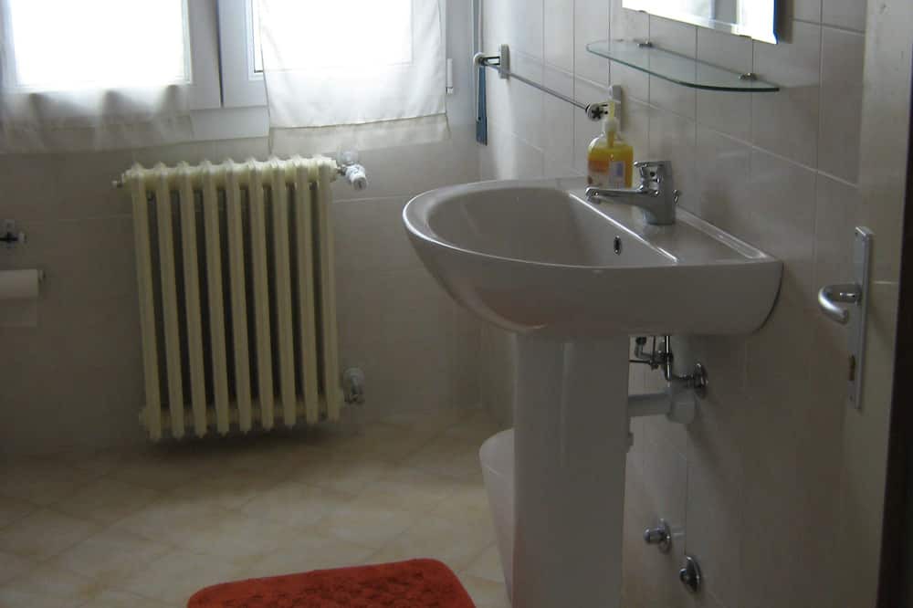 Photo of Bathroom in Borno