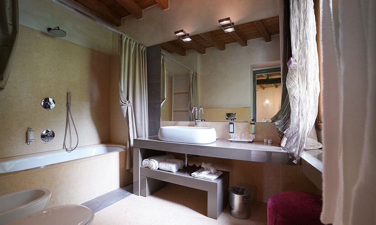 Photo of Bathroom in Arlate