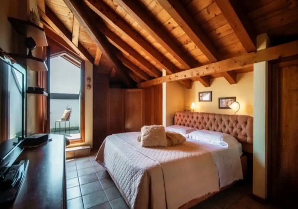 Photo of Bedroom in Como