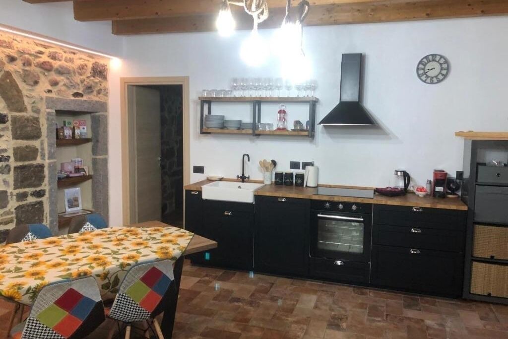 Photo of Kitchen in Esine