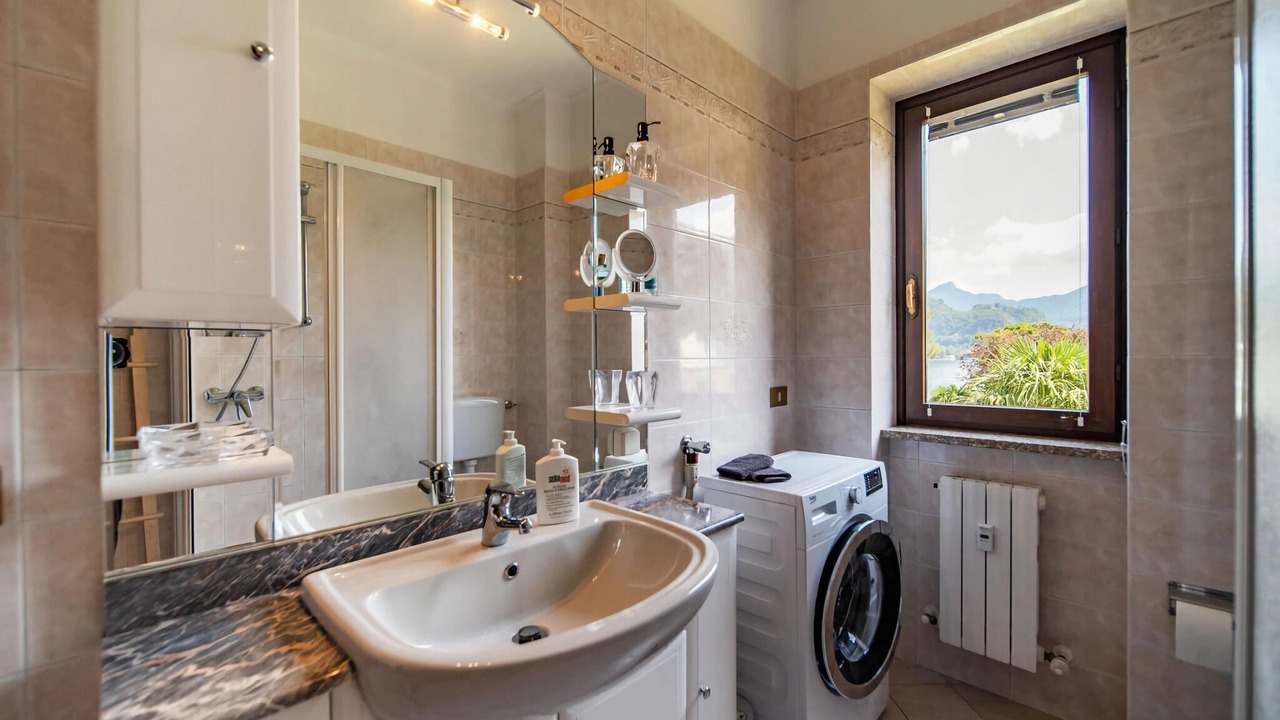 Photo of Bathroom in Brusimpiano