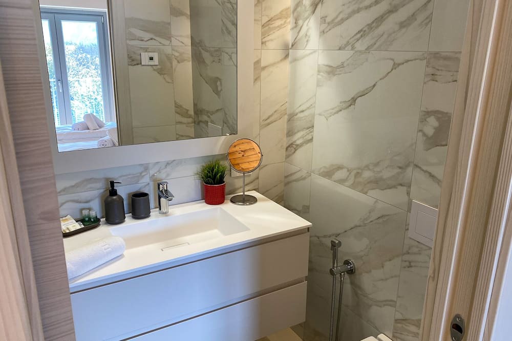 Photo of Bathroom in Calozzo