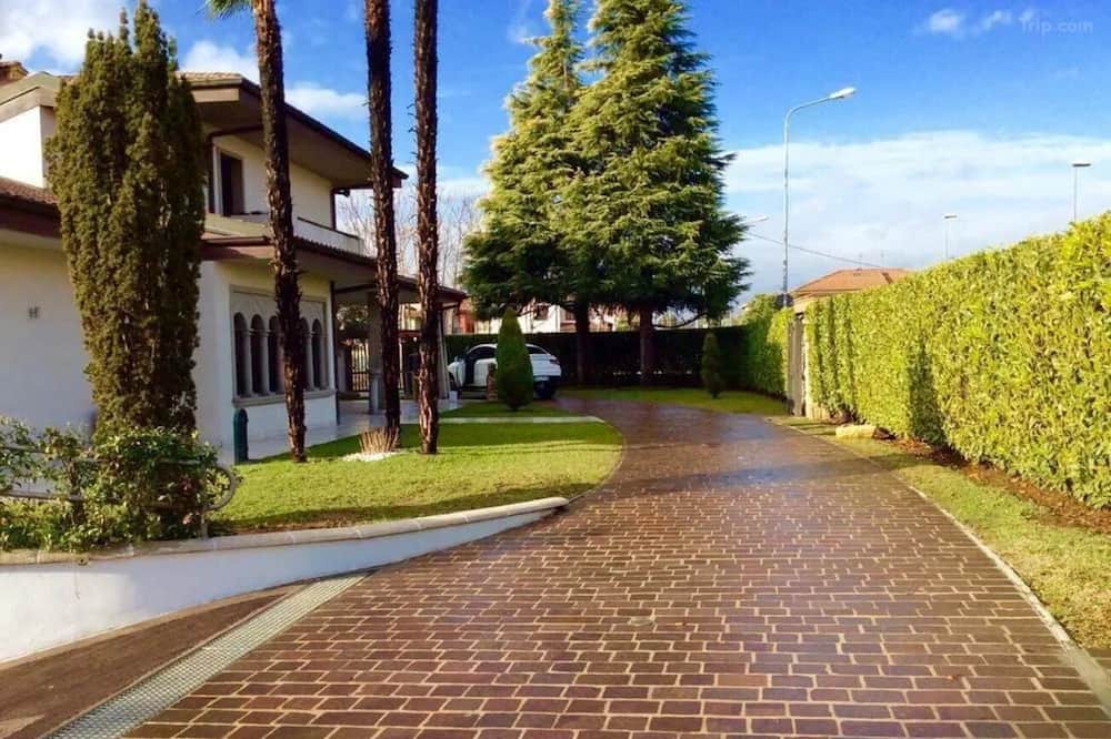 Photo of Outdoor in Dalmine