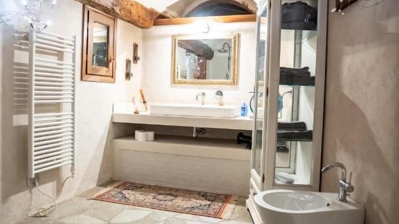 Photo of Bathroom in Azzate