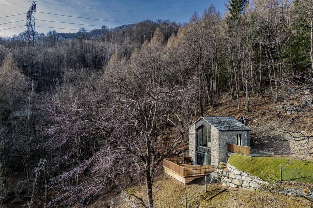 Photo of Outdoor in Menarola
