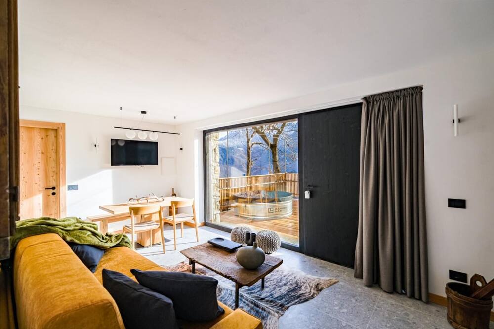 Photo of Livingroom in Menarola