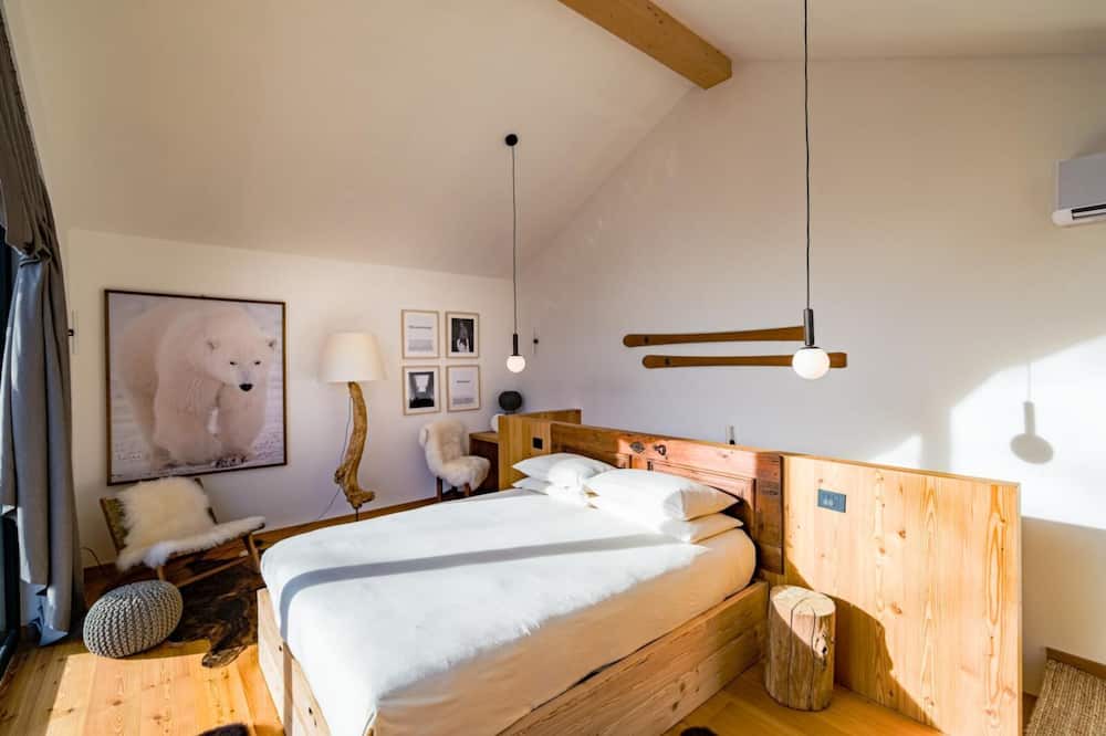 Photo of Bedroom in Menarola