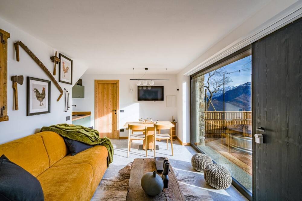 Photo of Livingroom in Menarola
