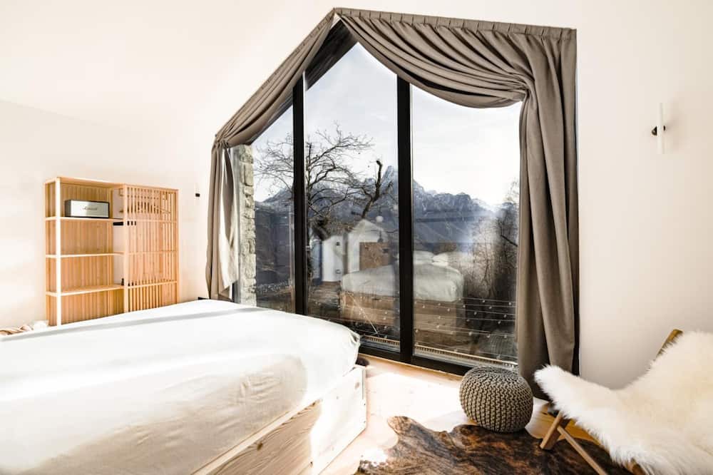 Photo of Bedroom in Menarola