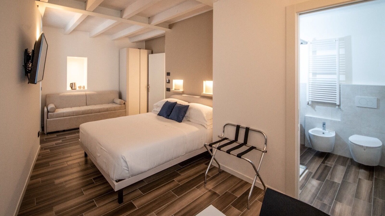 Photo of Bedroom in Lovere Old Town