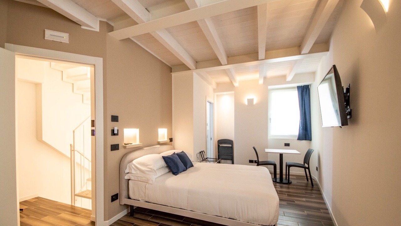 Photo of Bedroom in Lovere Old Town