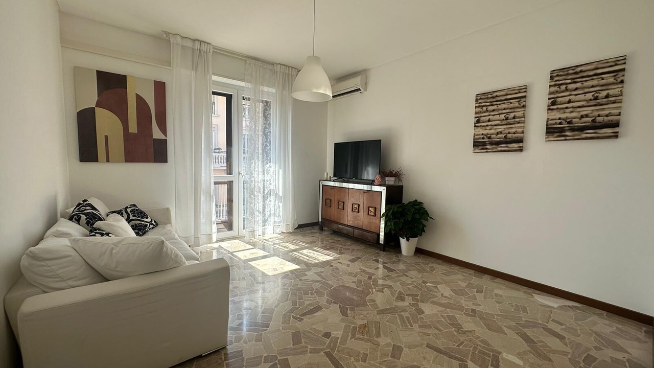 Photo of Livingroom in Tricolore